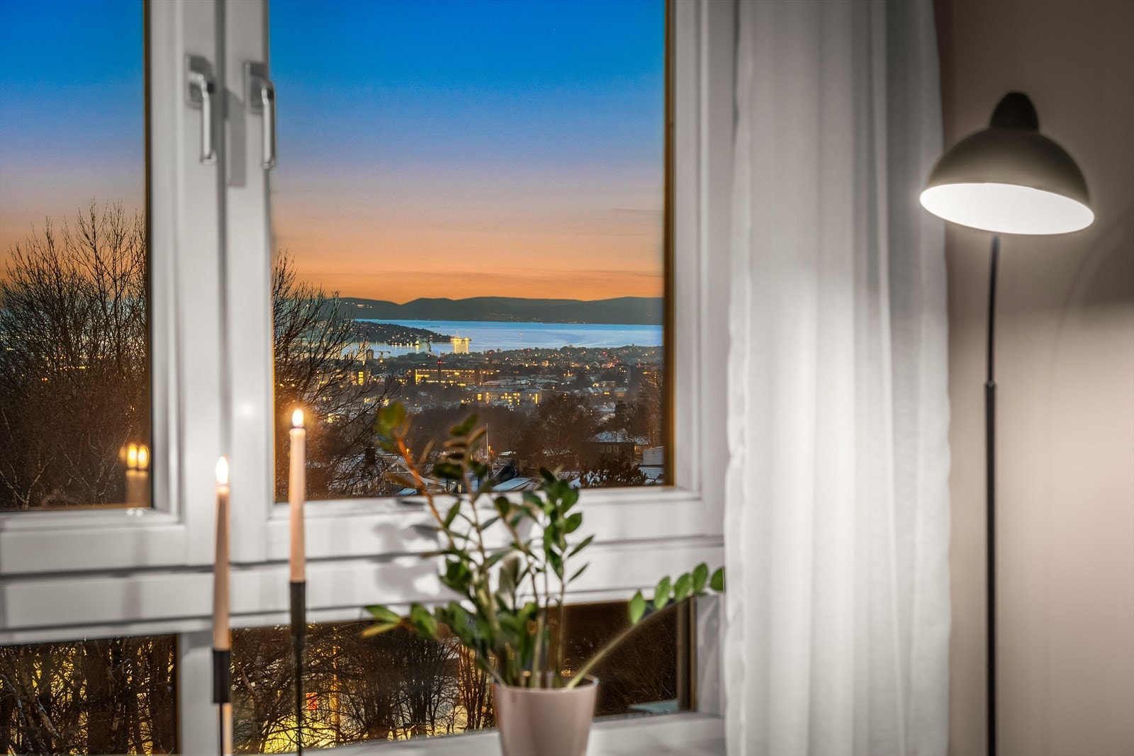 Noe av det fine med denne leiligheten er den flotte utsikten. Galleribilde