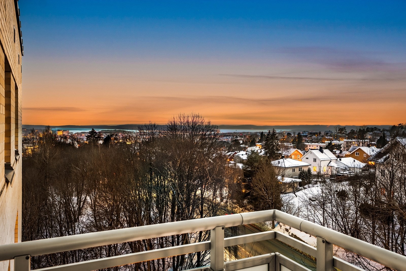 Her er det også en nydelig utsikt som virkelig kommer til sin rett på kveldstid. Galleribilde