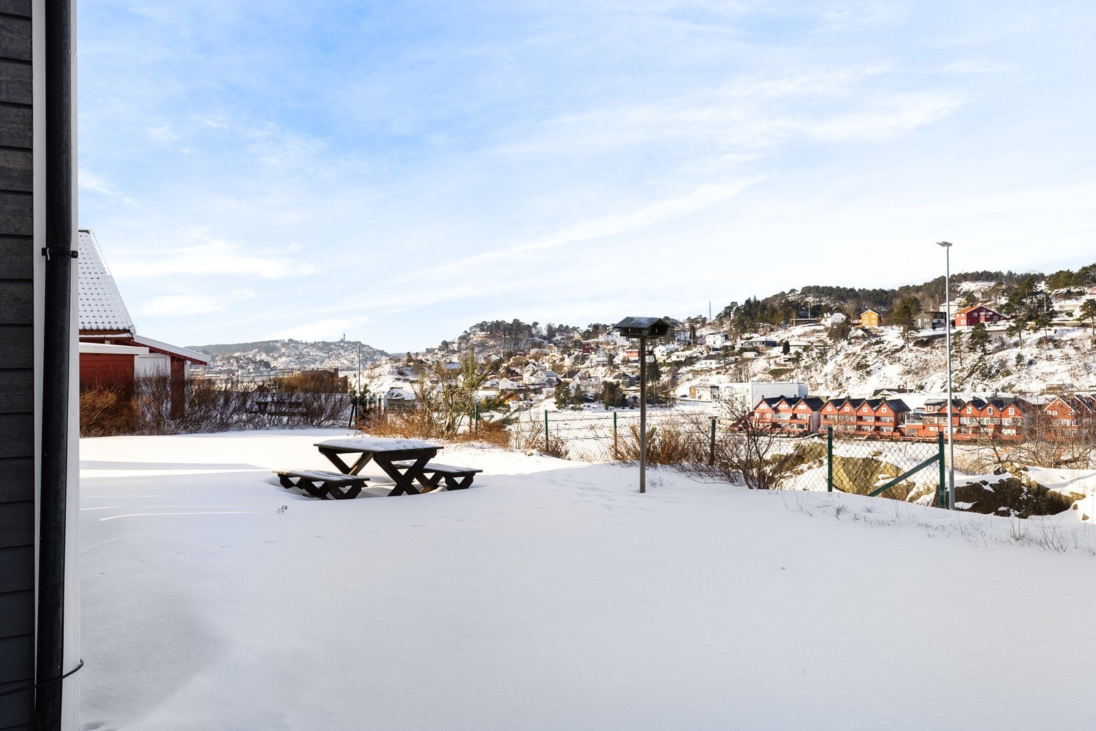 Hyggelig uteområde med gode solforhold Galleribilde