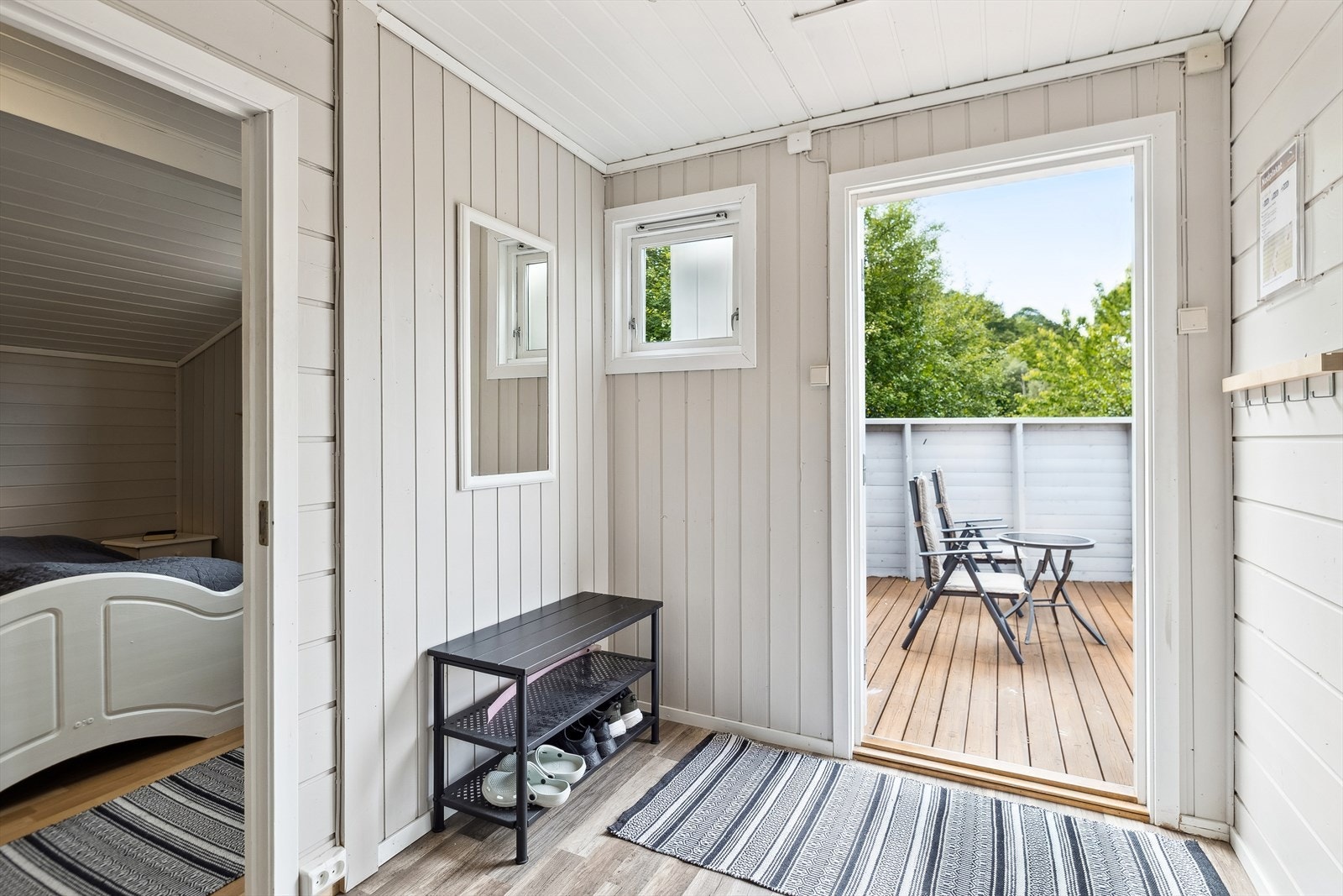 Lys gang med avklednings plass. Galleribilde