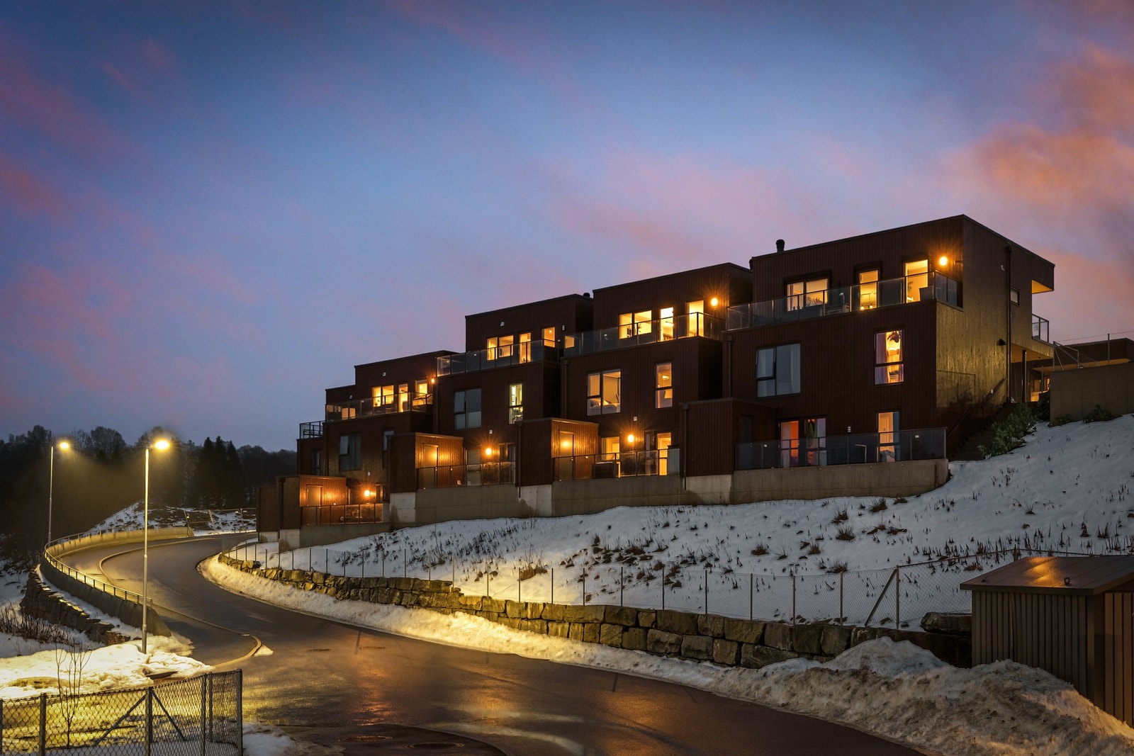 Svært barnevennlig område med rom for lek og moro for de små i trygge omgivelser. Galleribilde