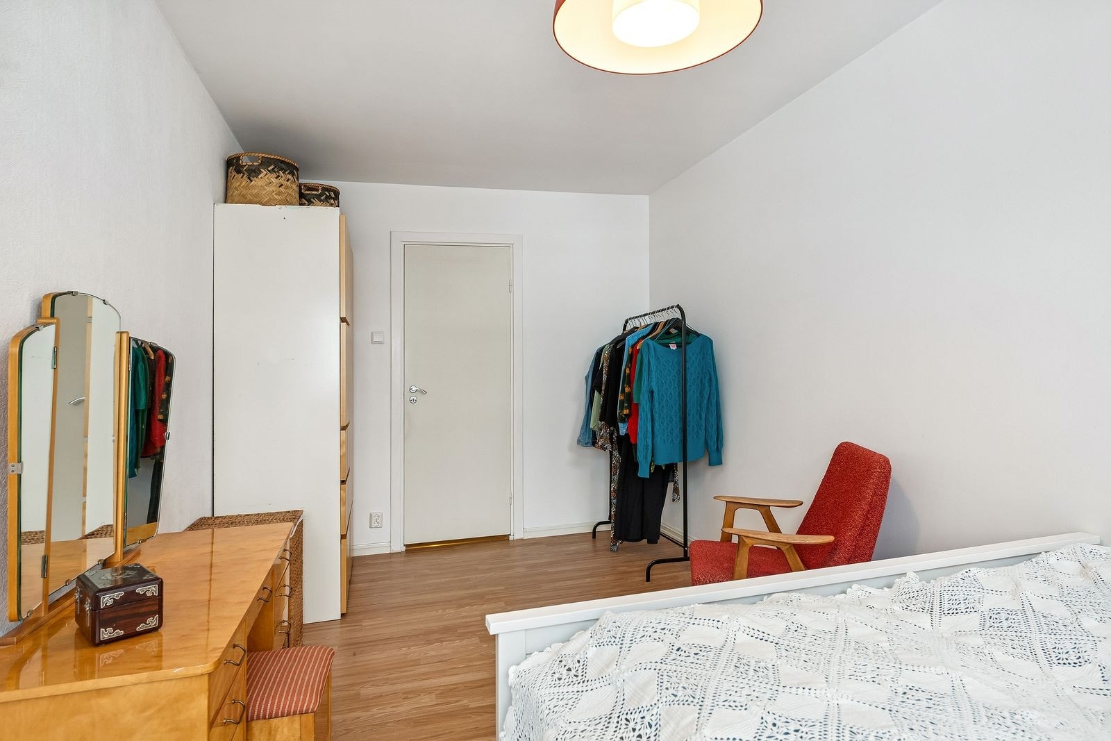 Lys og trivelig atmosfære som gir ro og avslapning. Galleribilde