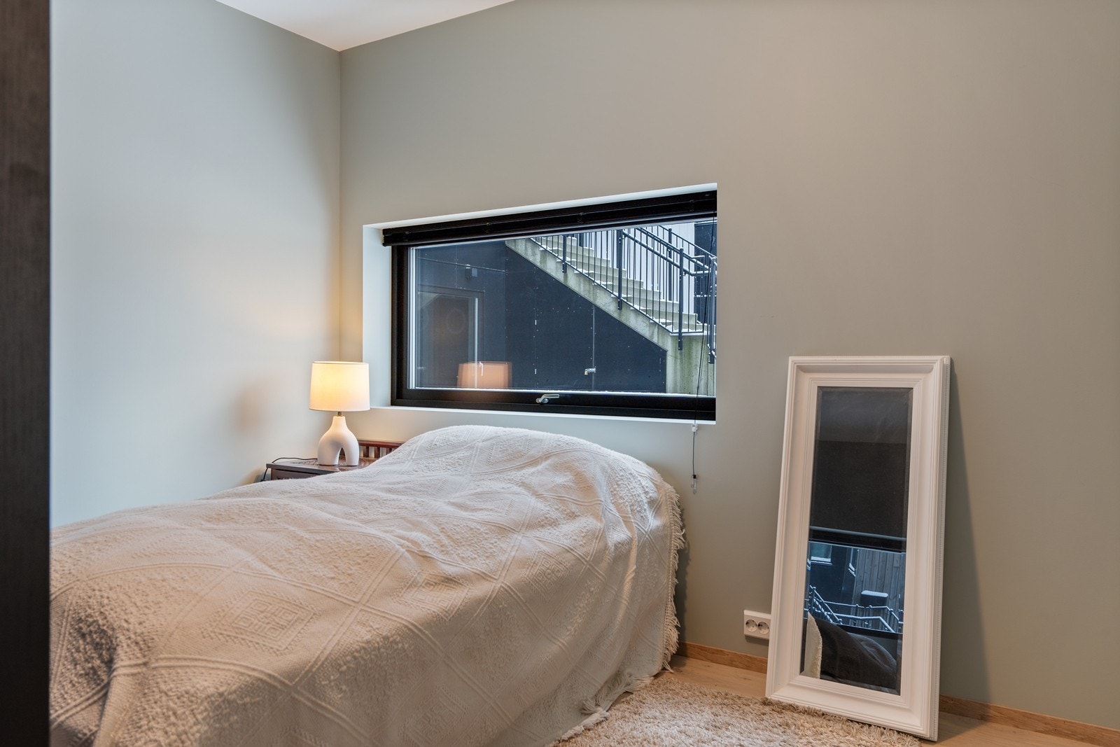 Soverom 2 har god plass til møblering av seng og nattbord. Galleribilde