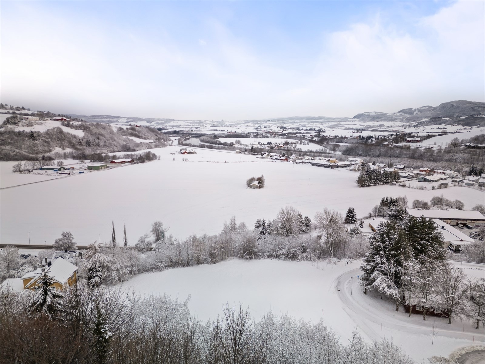 Utsiktsforholdene fra eiendommen er meget gode. Galleribilde