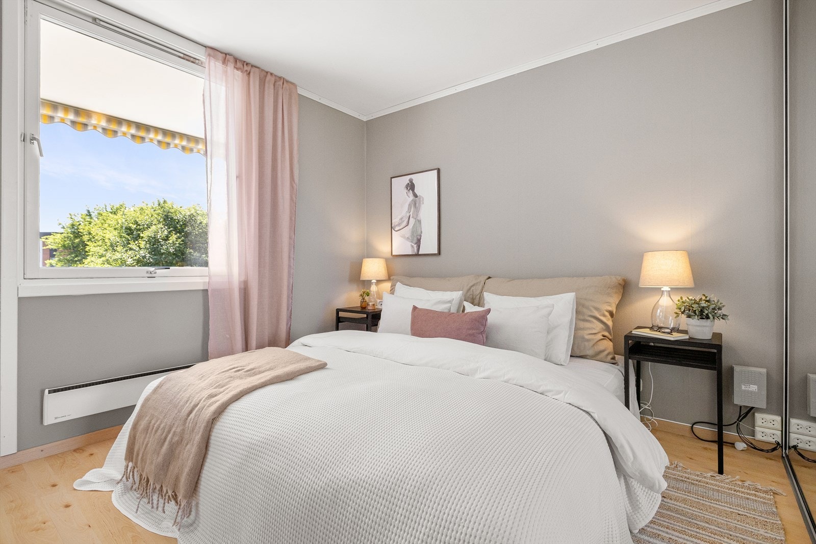 Soverommene er praktisk plassert uten tilstøtende vegger. Galleribilde