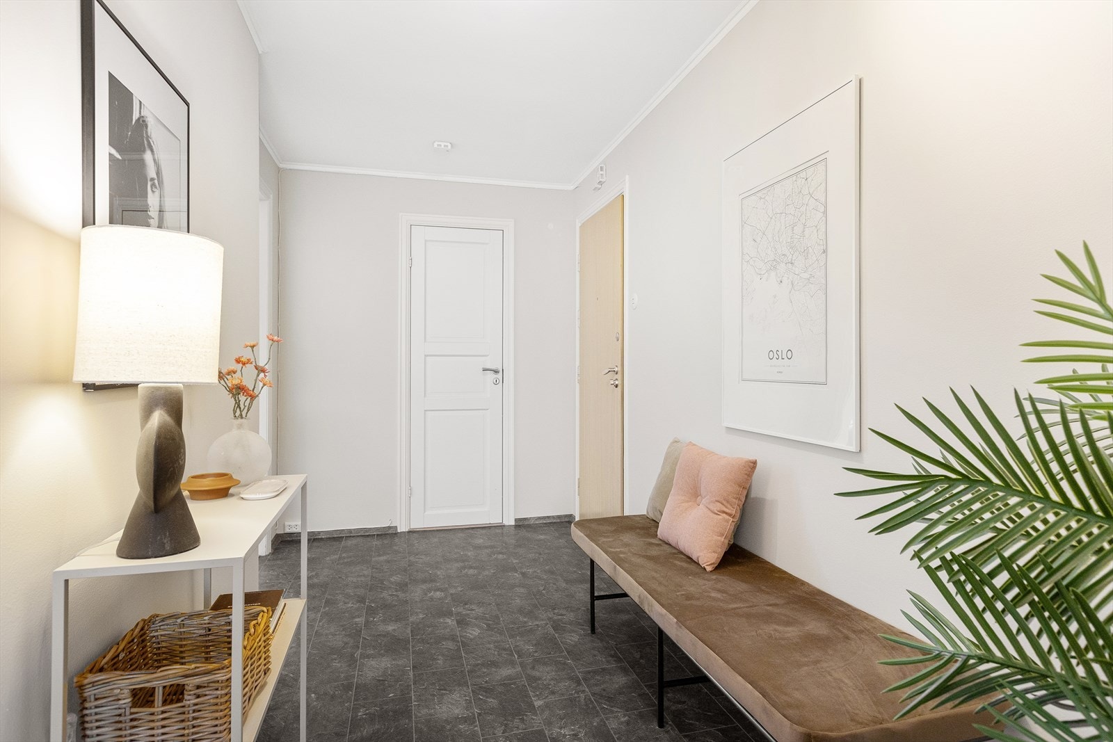 Fra entreen er det direkte tilgang til innvendig bod. Galleribilde