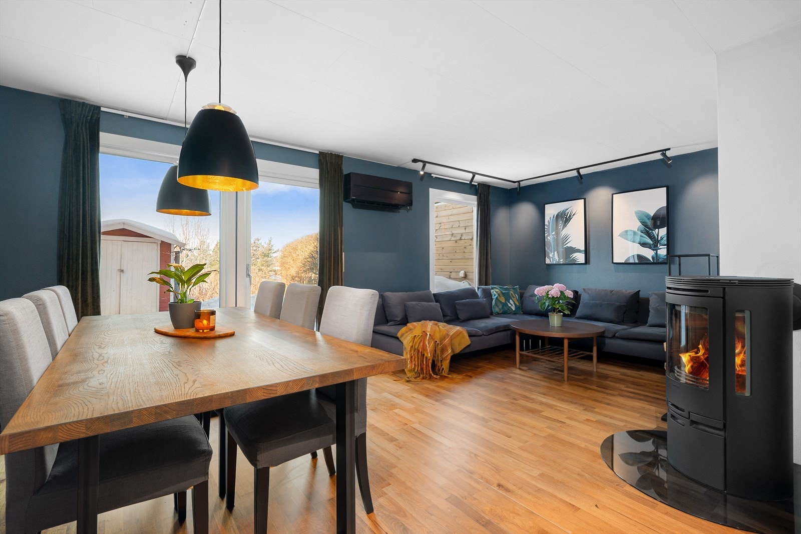 Velkommen hjem til Tyriveien 12! Presentert av Karl S. Kjos hos Aktiv Eiendomsmegling. Foto: Andreas Nielsen Galleribilde