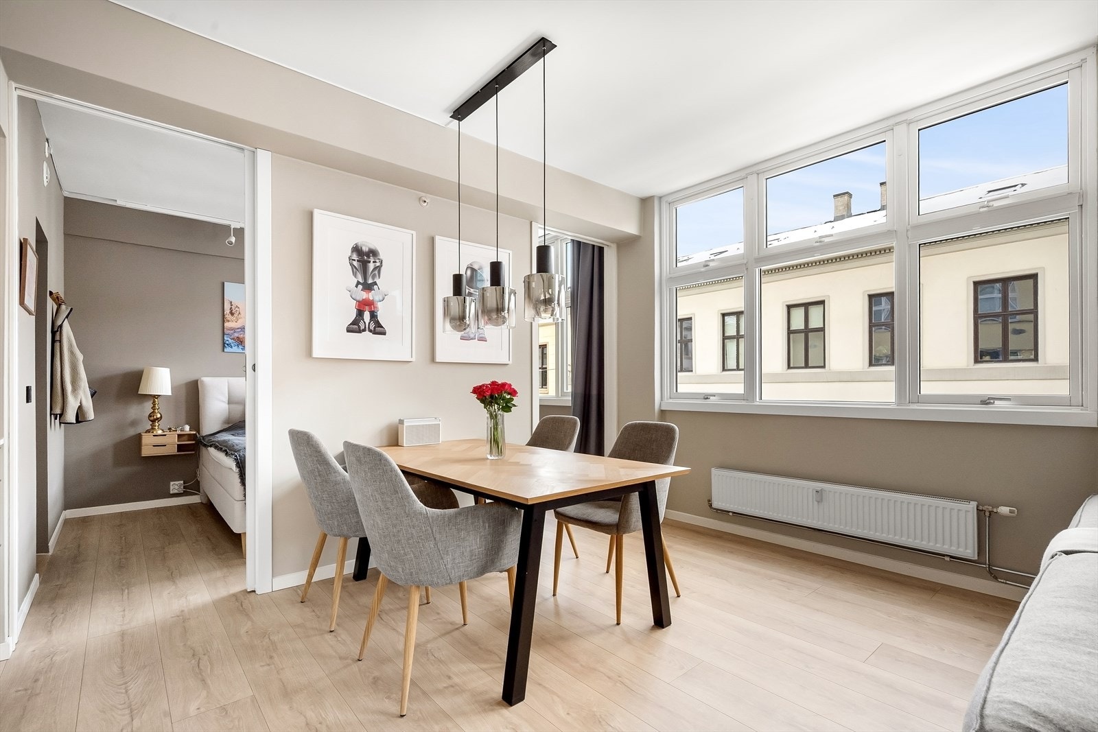 Ved kjøkkenet er det god plass til spisegruppe. Galleribilde