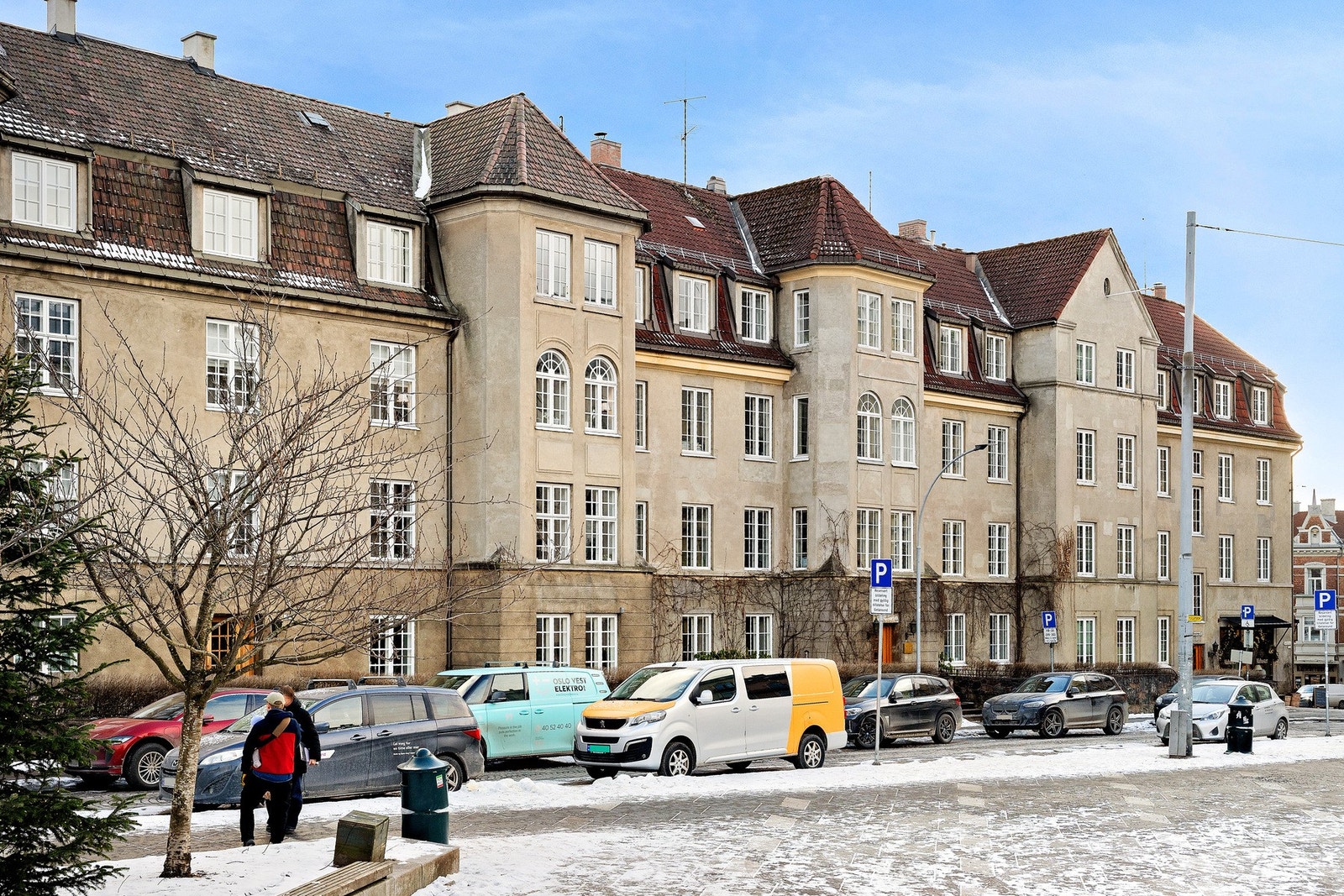 Leiligheten ligger supersentralt, samtidig som den har en skjermet beliggenhet i en rolig og hyggelig boliggård på populære St. Hanshaugen Galleribilde