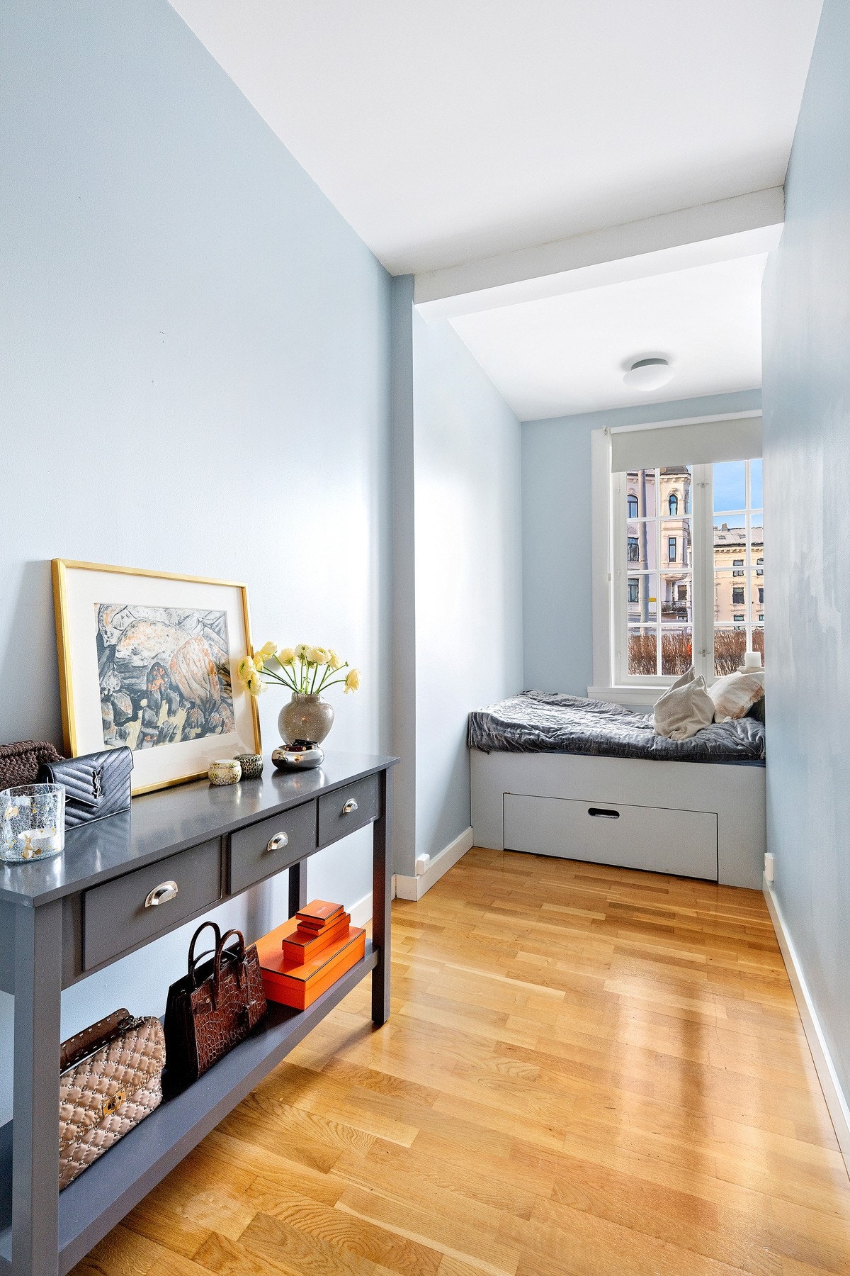 Soverom 2 passer seg fint som barnerom, kontor, gjesterom etc. Galleribilde