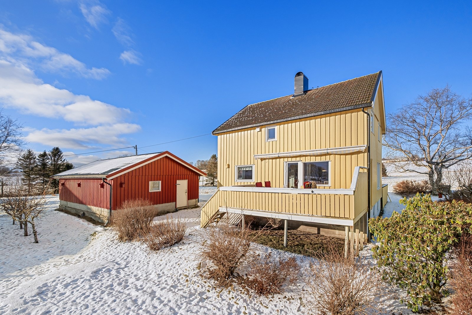 Eiendommen ligger solrikt til, uten innsyn! Galleribilde