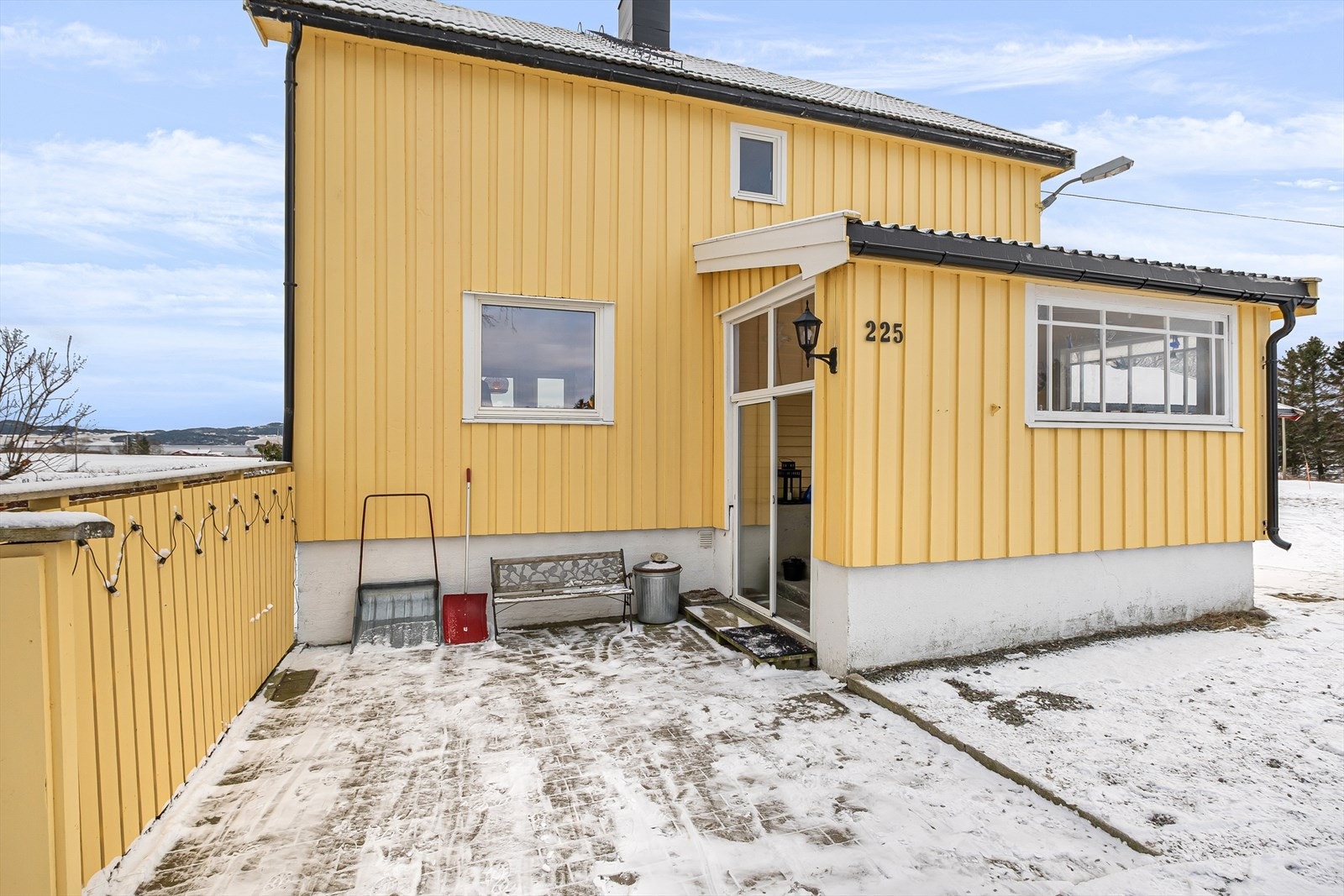 Gårdsplass Galleribilde