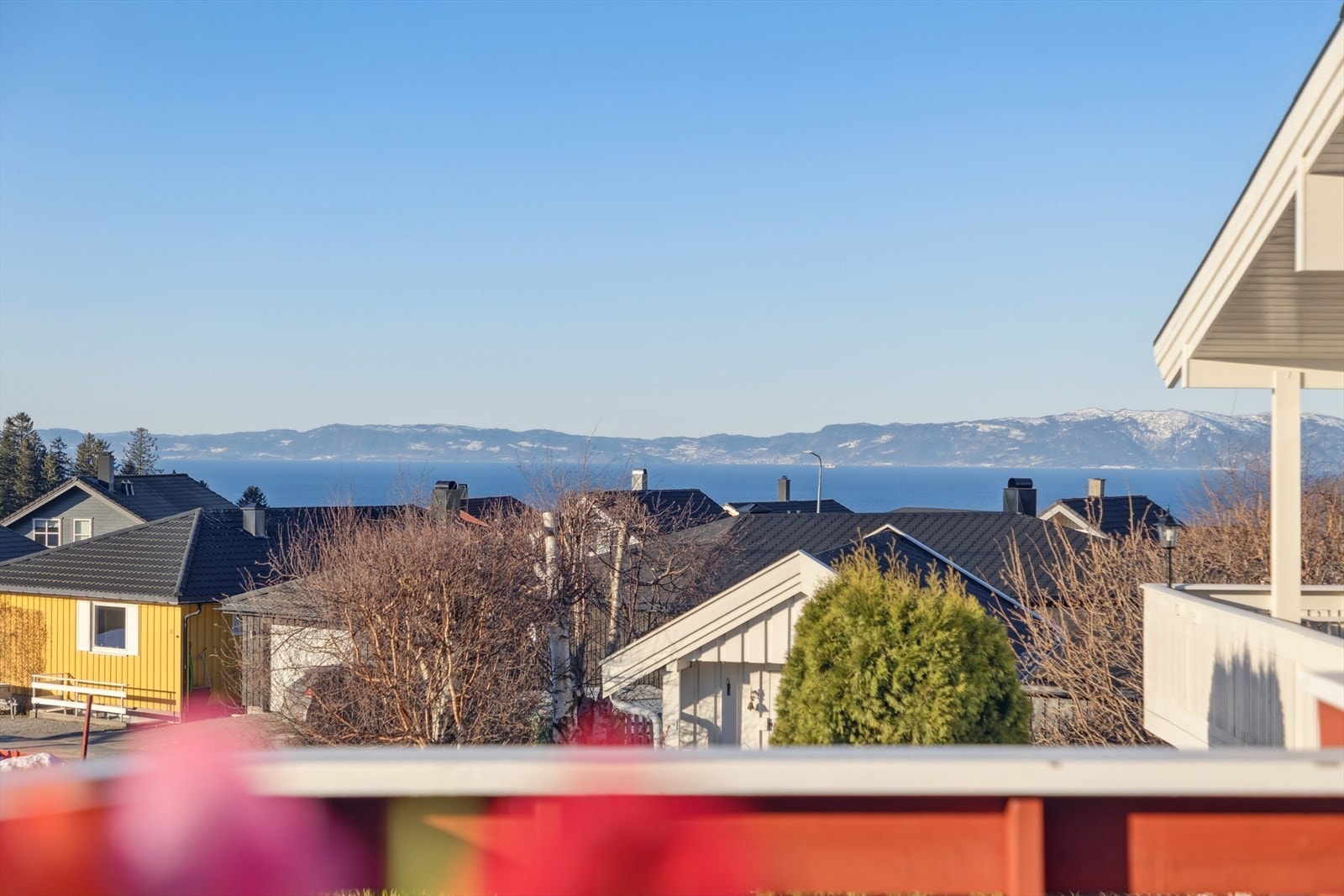Flott utsikt fra terrassen. Galleribilde