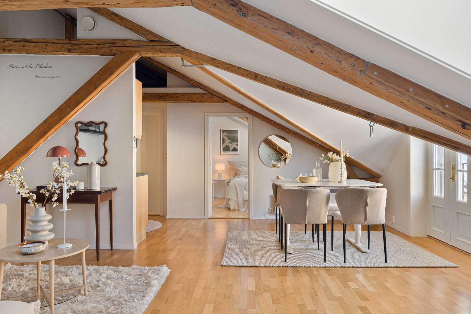 Bygget ble oppført i 1757 og ble senere ombygd i perioden 2004-2006. Galleribilde