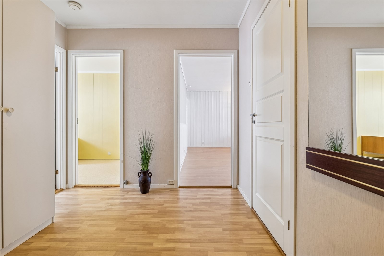 Leiligheten er noe oppgradert gjennom årenes løp, men har behov for noe modernisering. Galleribilde