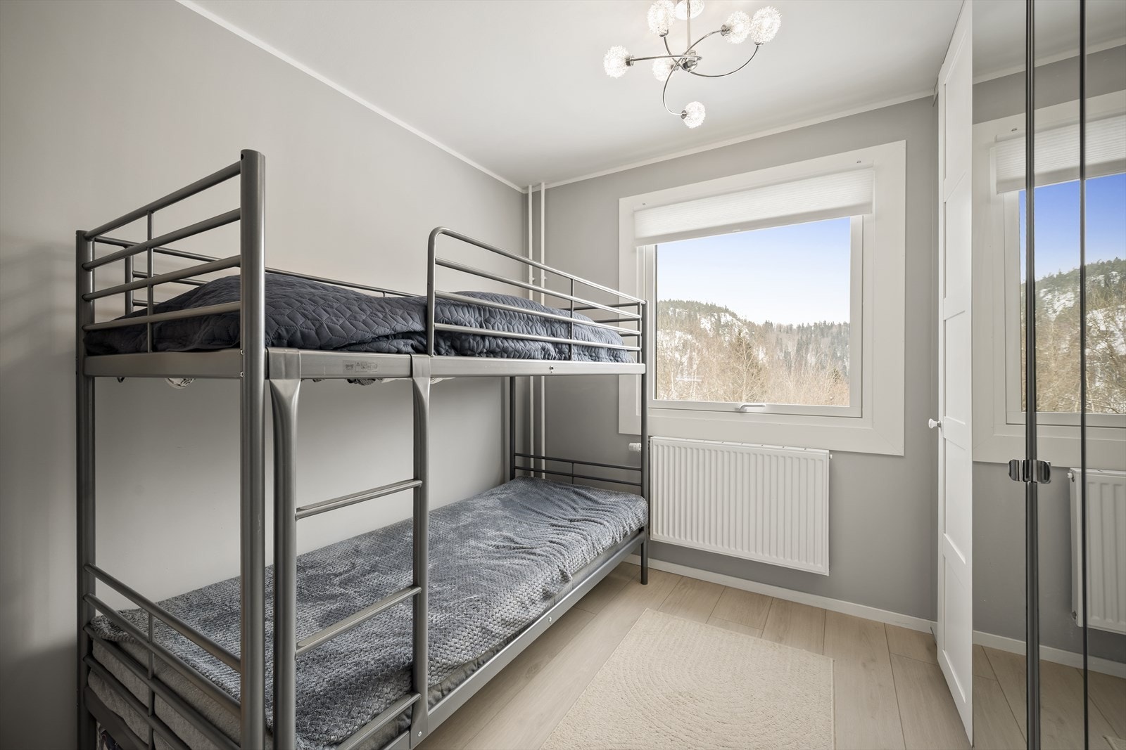 Ideelt som barnerom, kontor eller gjesterom Galleribilde