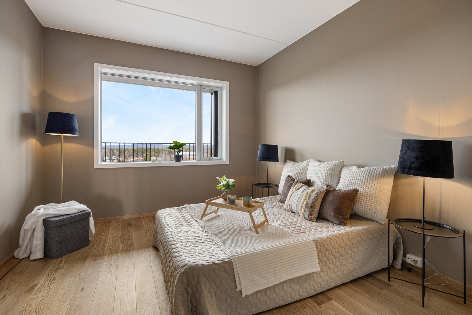 Rommene er malt i den samme gråfargen som de øvrige oppholdsrommene Galleribilde