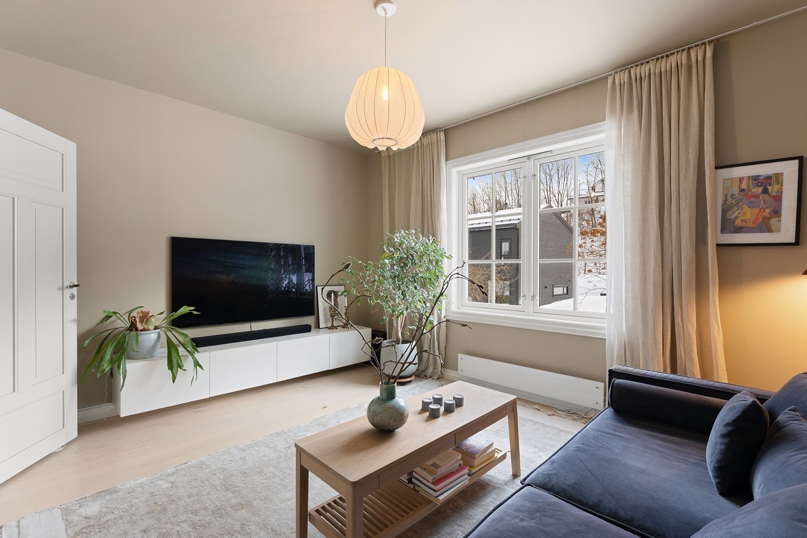 Rommet har tilsvarende utførelse som stuen. Galleribilde