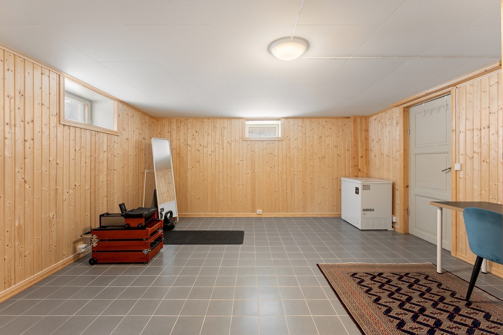 Lagerrom i kjeller med varmekabler i gulvet. Galleribilde