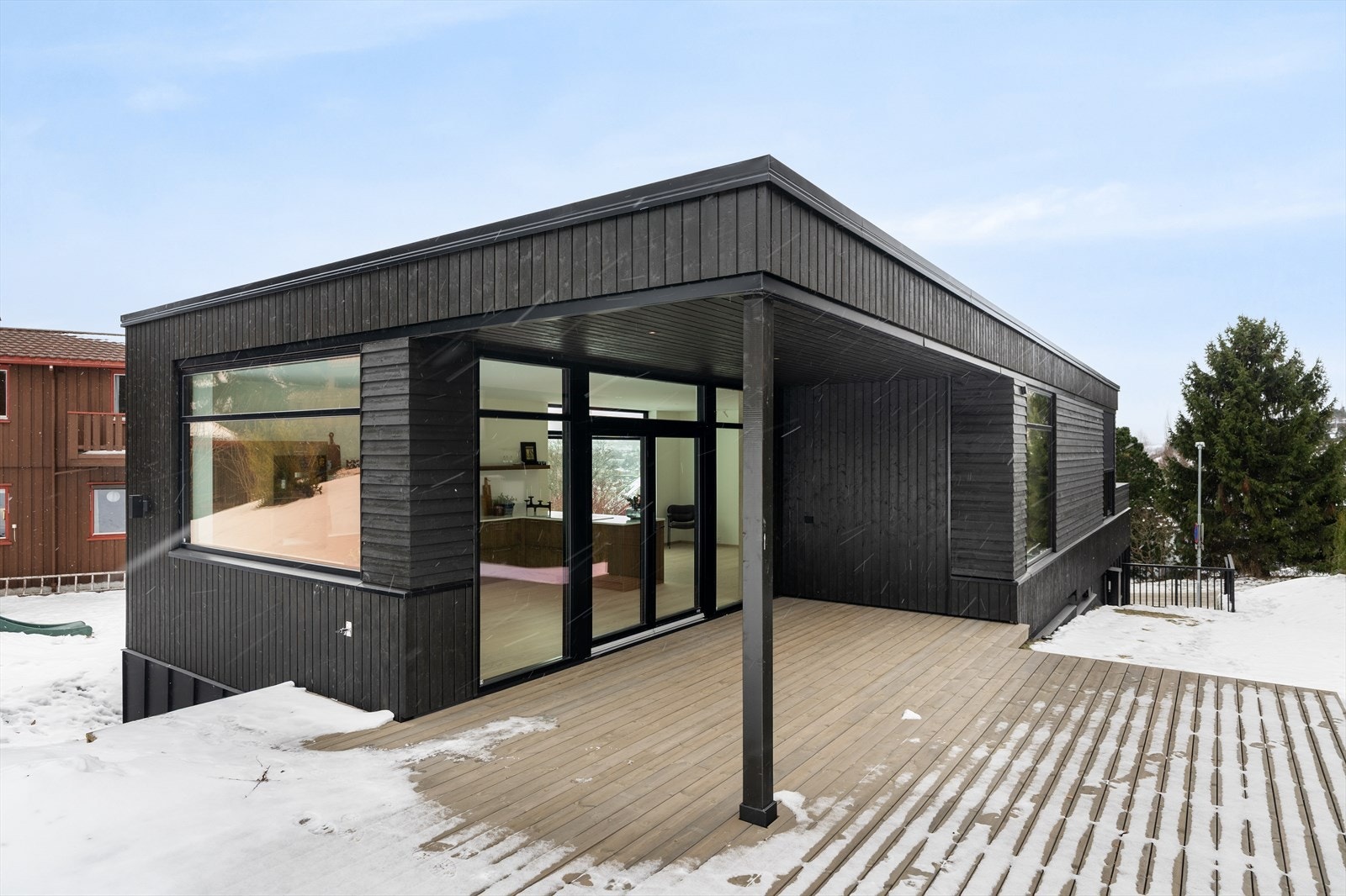 Terrassen ifbm kjøkkenet er på 41 kvm Galleribilde