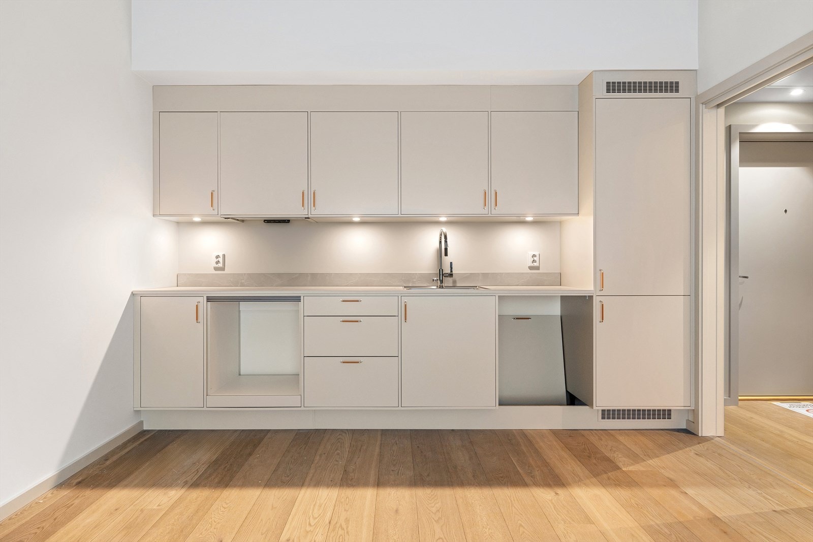 Kjøkken og baderomsinnredning - interiørstil Linstow - Se prospekt for oversikt. Galleribilde