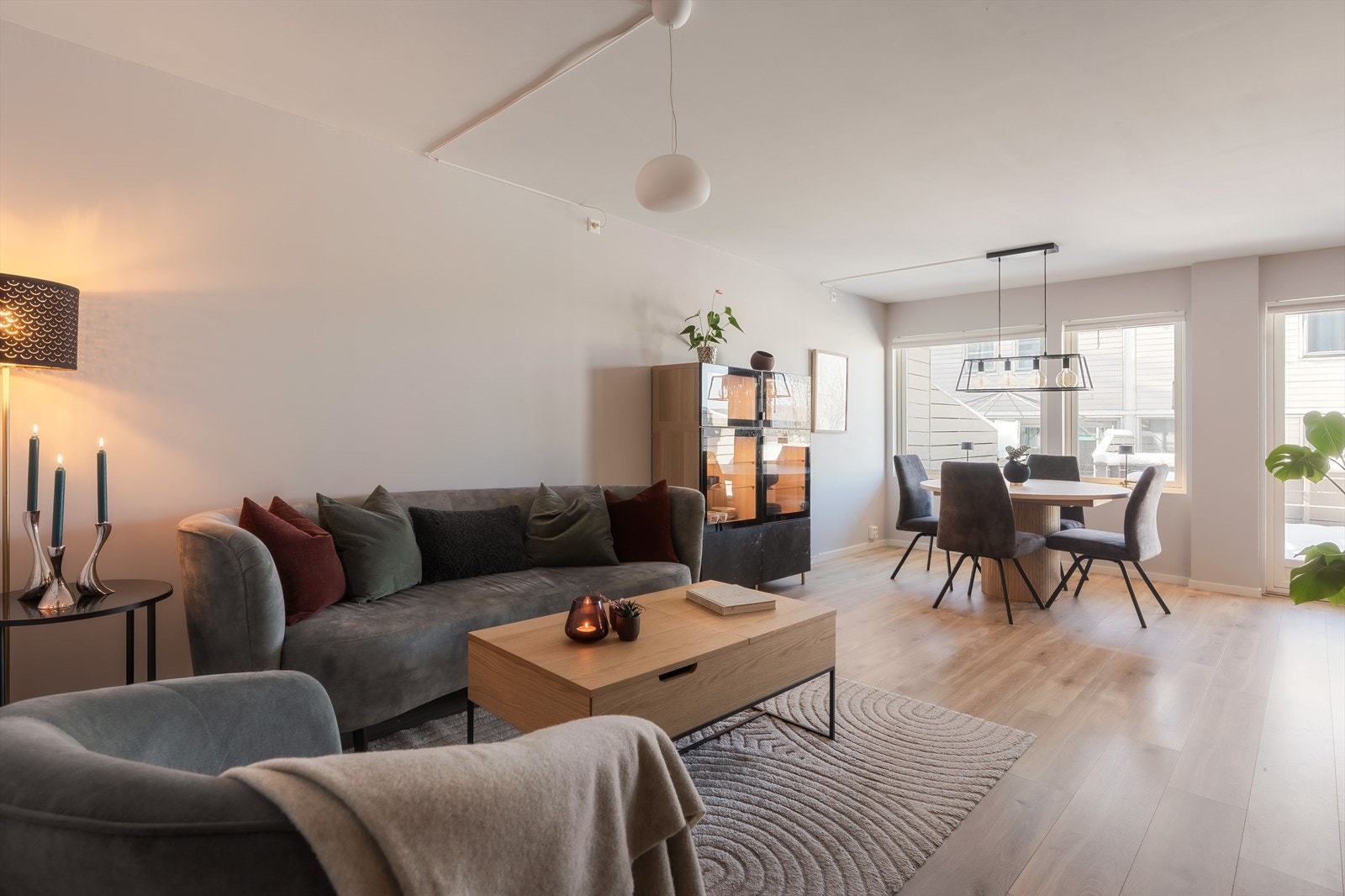 Proaktiv Eiendomsmegling v/Steinar Skaanes har gleden av å ønske velkommen til Søndre Risvolltun 12D. Galleribilde