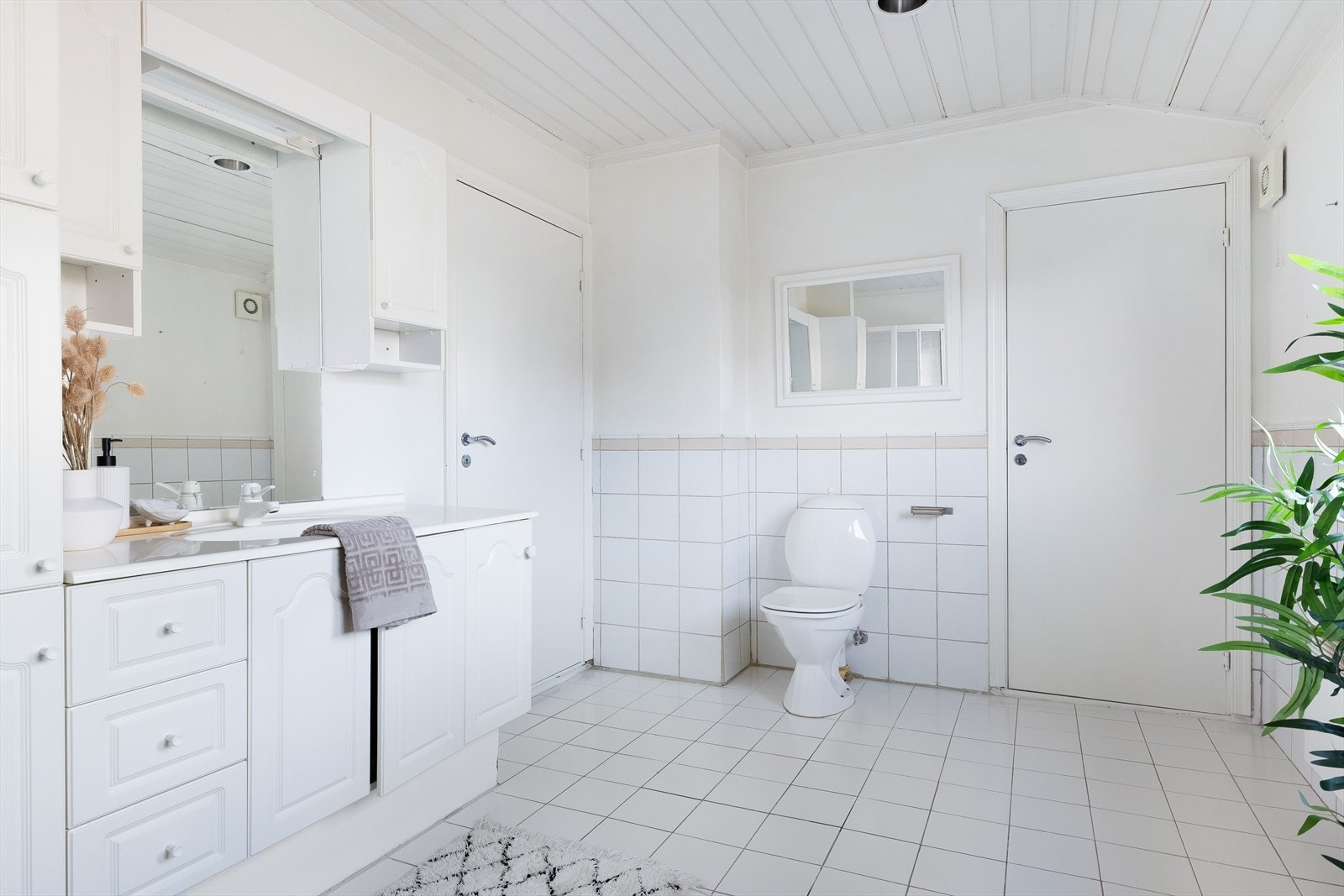 Hovedsoverommet har direkte tilkomst til badet Galleribilde