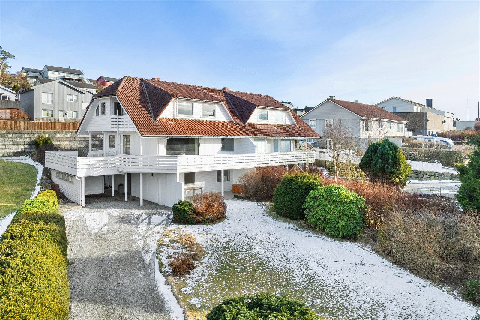 Eiendommen ligger sentralt i Verdalen, like ved Bore skule og ungdomsskule Galleribilde