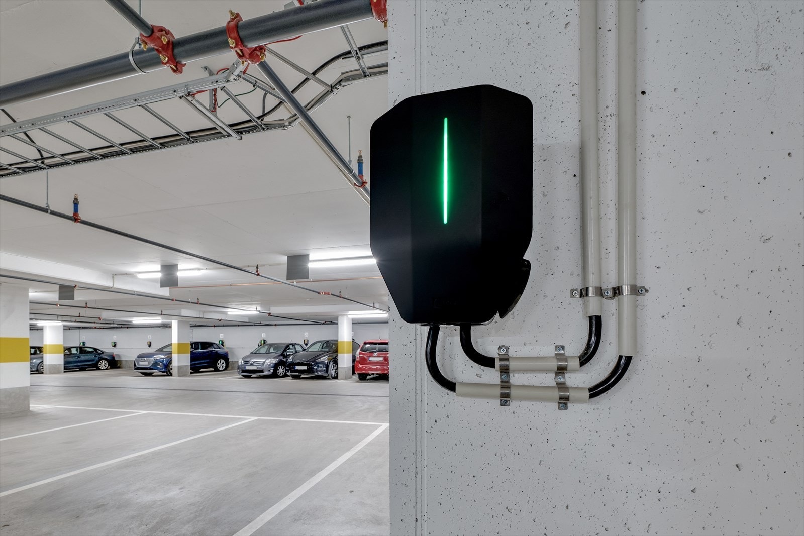 Elbil-lader med eget abonnement. Galleribilde