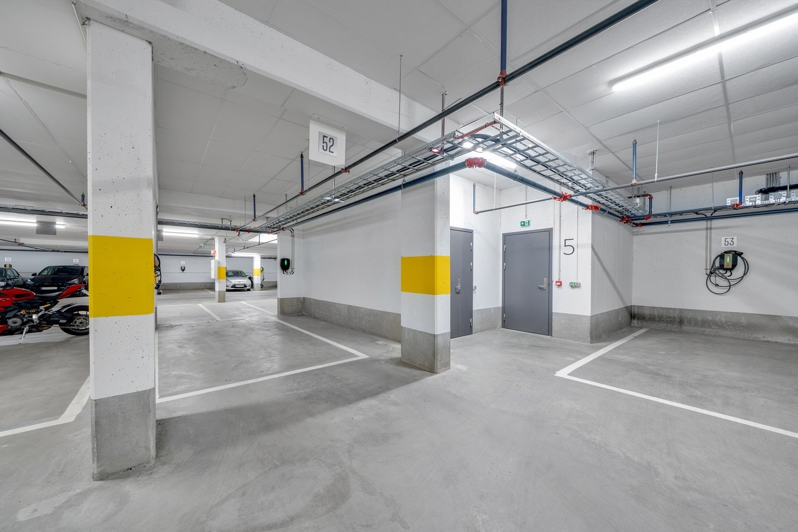 Garasjeplassen (nr 52) er ekstra bred. Galleribilde