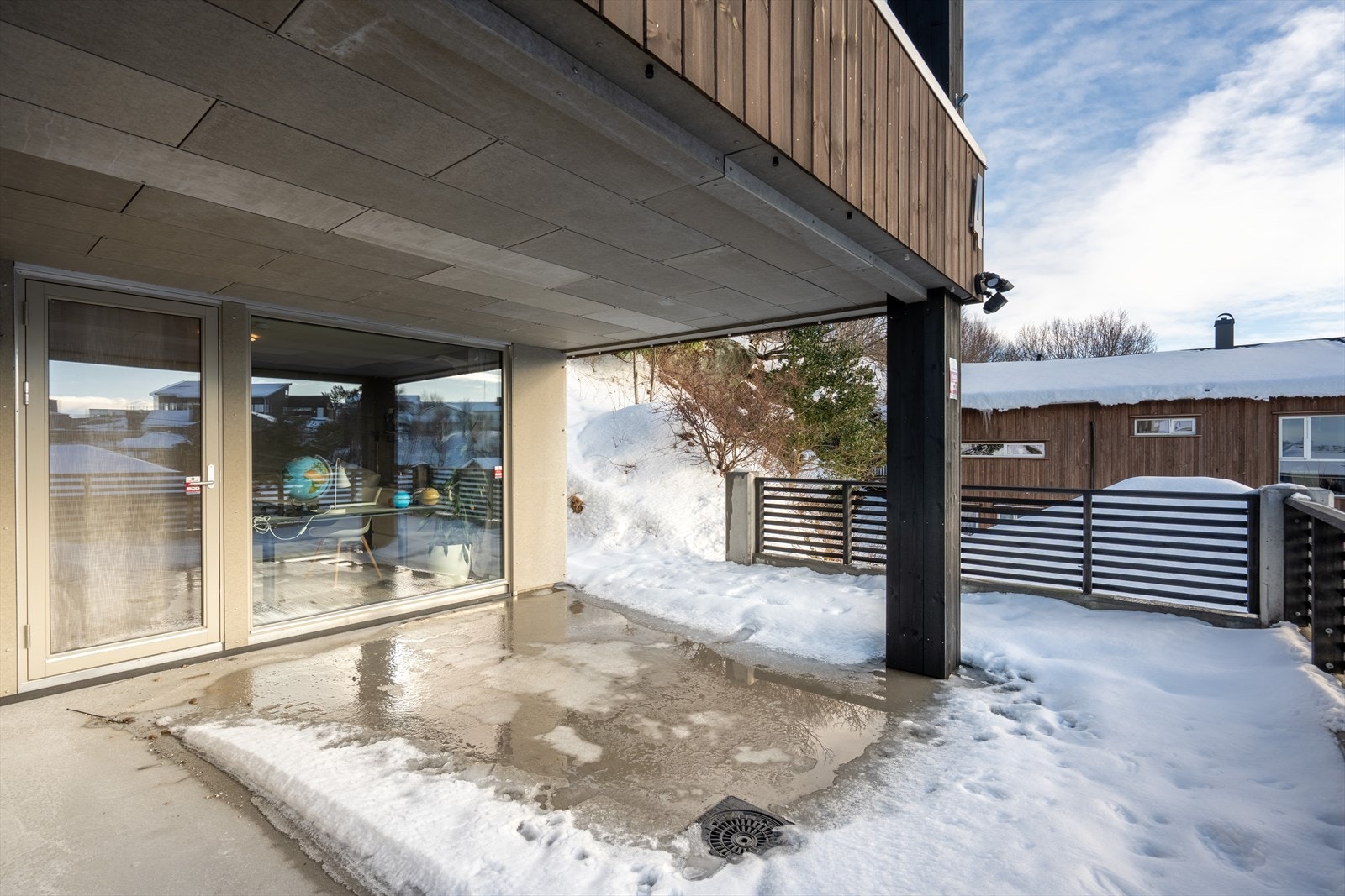 Platting i underetasje. Galleribilde