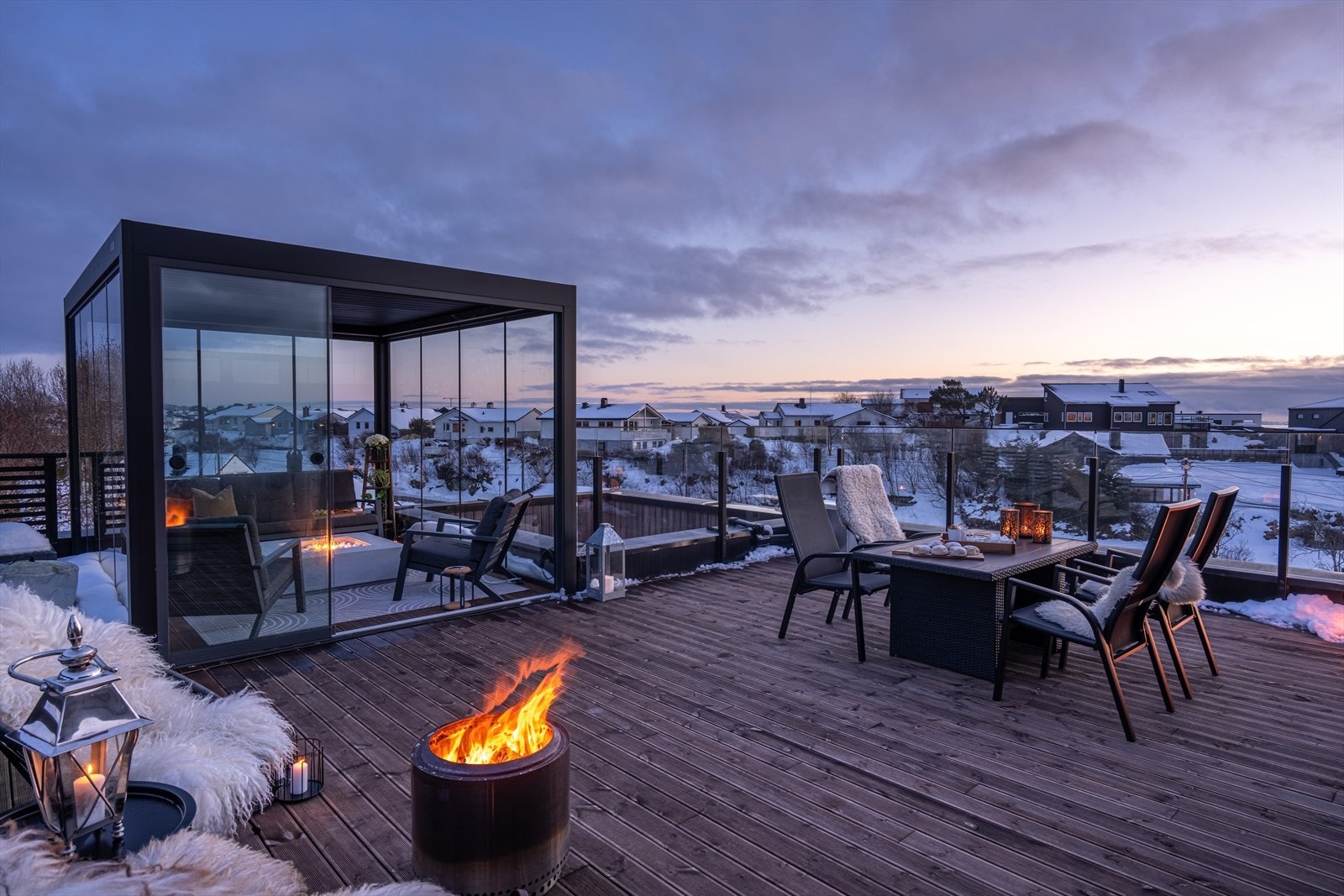 Kveldsstemning på takterrassen. Galleribilde