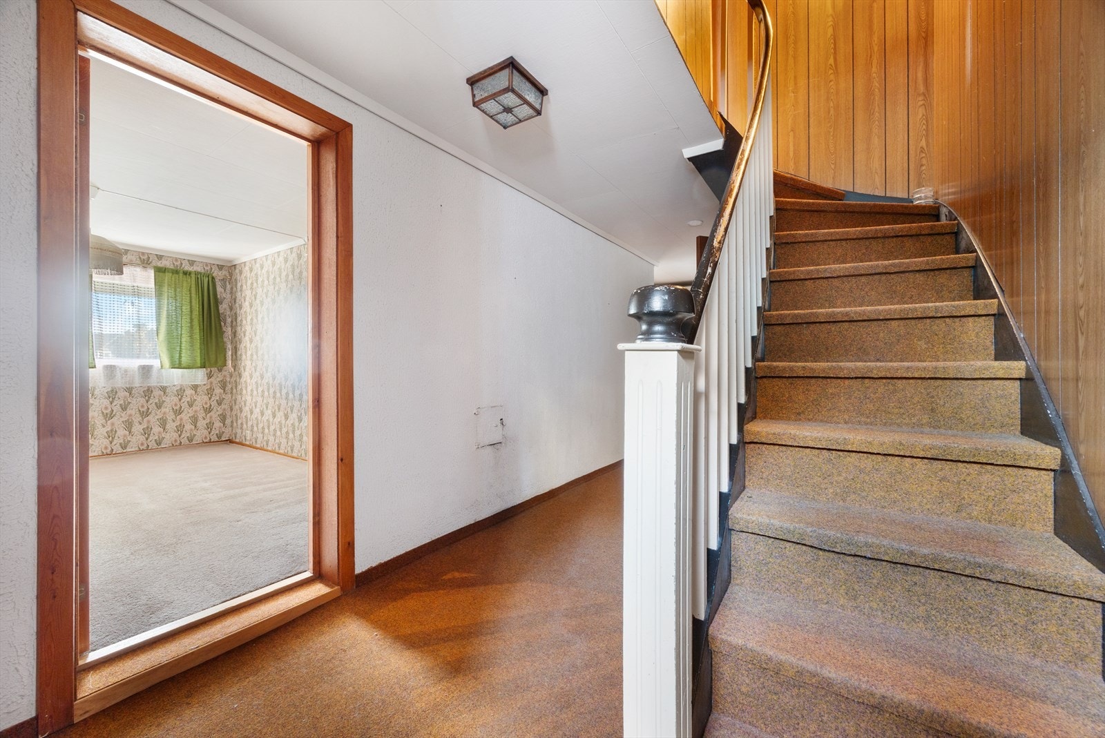 Gang i kjeller Galleribilde