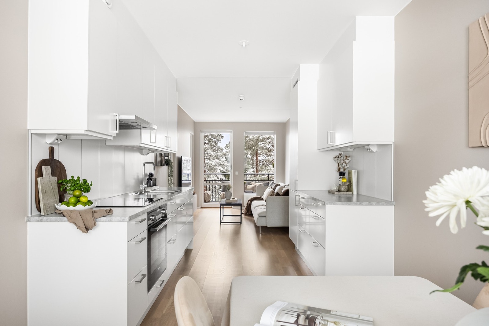 Erik Tenden Nyborg v/Privatmegleren har gleden av å ønske velkommen til Arnljot Kjeldaas' vei 70! Galleribilde