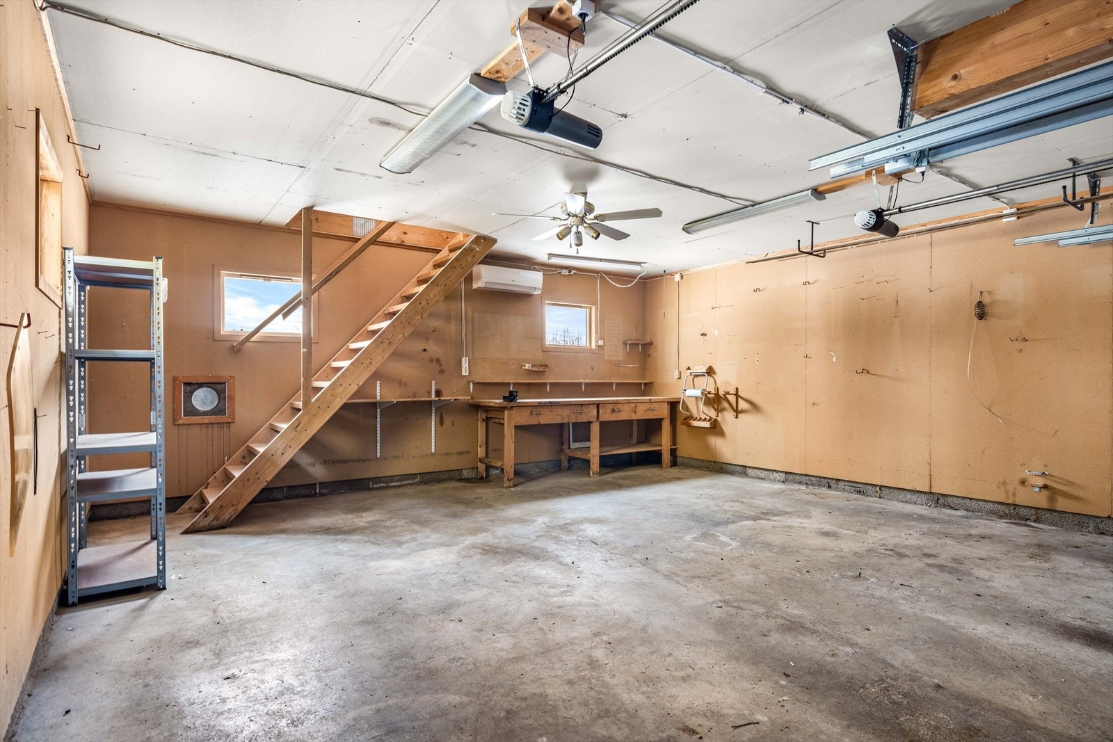 Dobbeltgarasje med plass til to biler. Galleribilde