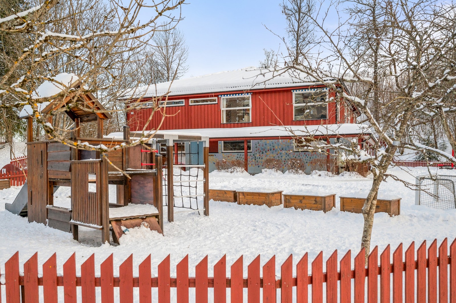Umiddelbar nærhet til Frydendal barnehage. Fortrinnsrett for beboere i sameiet. Galleribilde