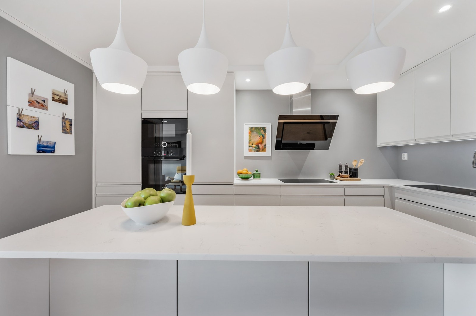 Stilren benkeplate i stein. Galleribilde