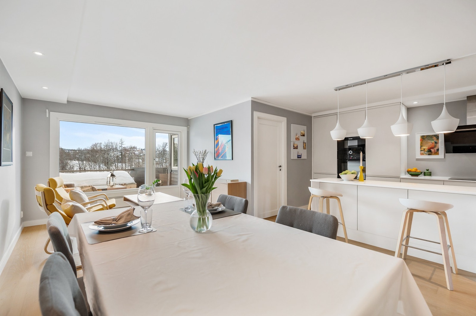 God plass til spisestue. Galleribilde