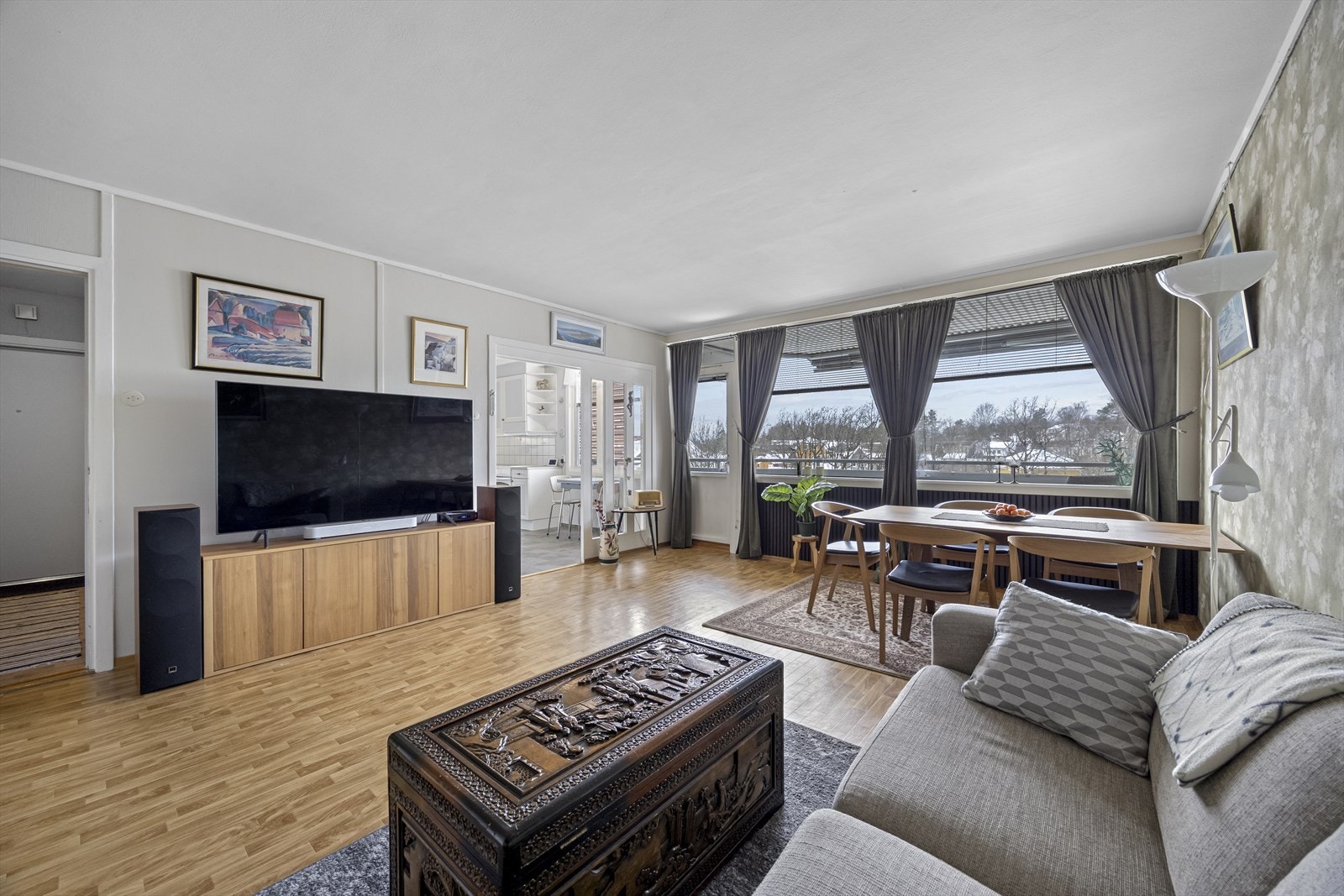 Hesthagen, Arendal - Lys, trivelig og pent oppusset 4-romsleilighet - Stor, vestvendt terrasse Galleribilde