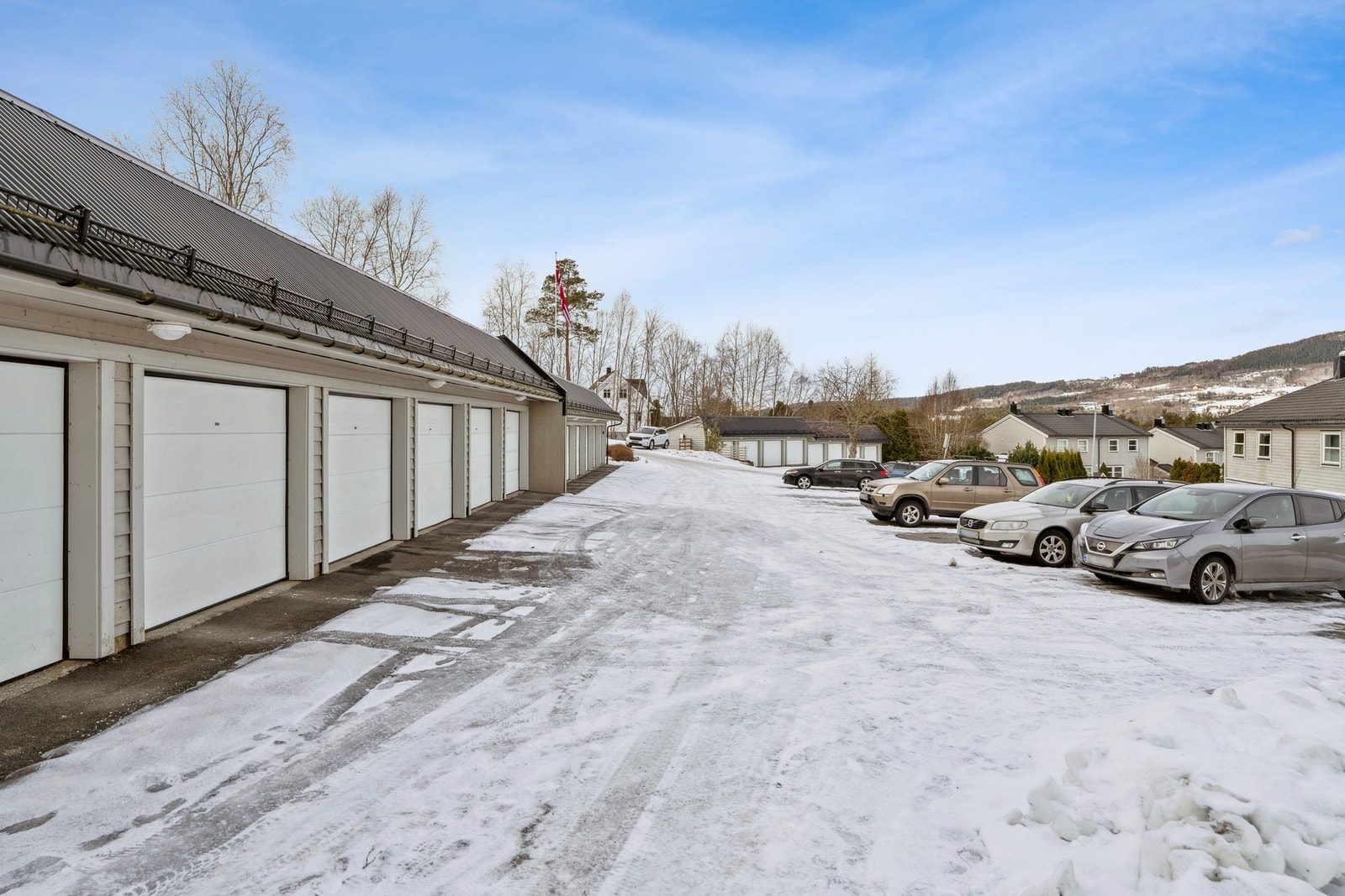 Borettslaget har garasje som tildeles etter søknad og ansiennitet. Oppstillingsplasser Galleribilde