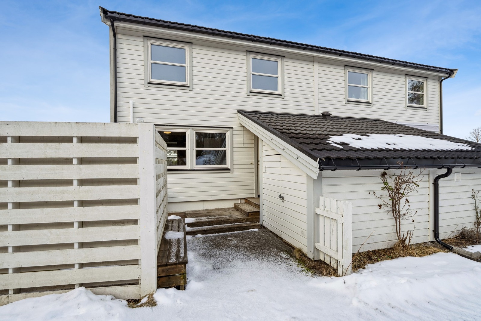 Leilighet på to plan med egen inngang Galleribilde