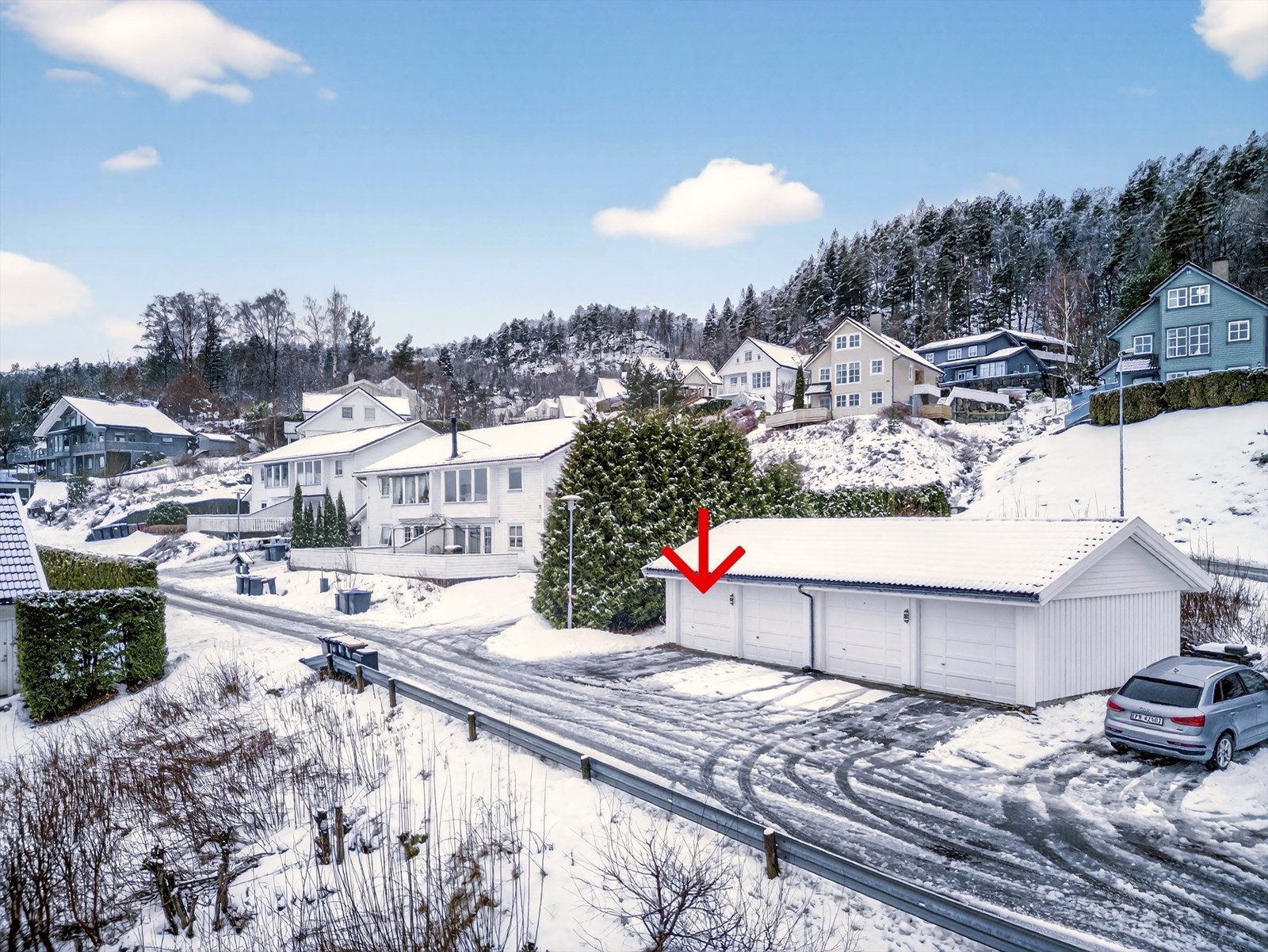 Garasje som tilhører leiligheten. Galleribilde