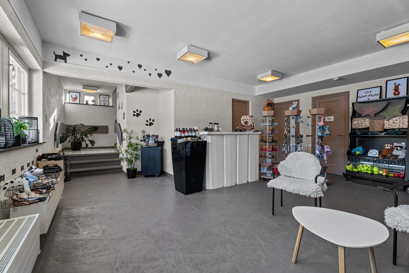 Gang i underetasje (inngangsparti) Galleribilde