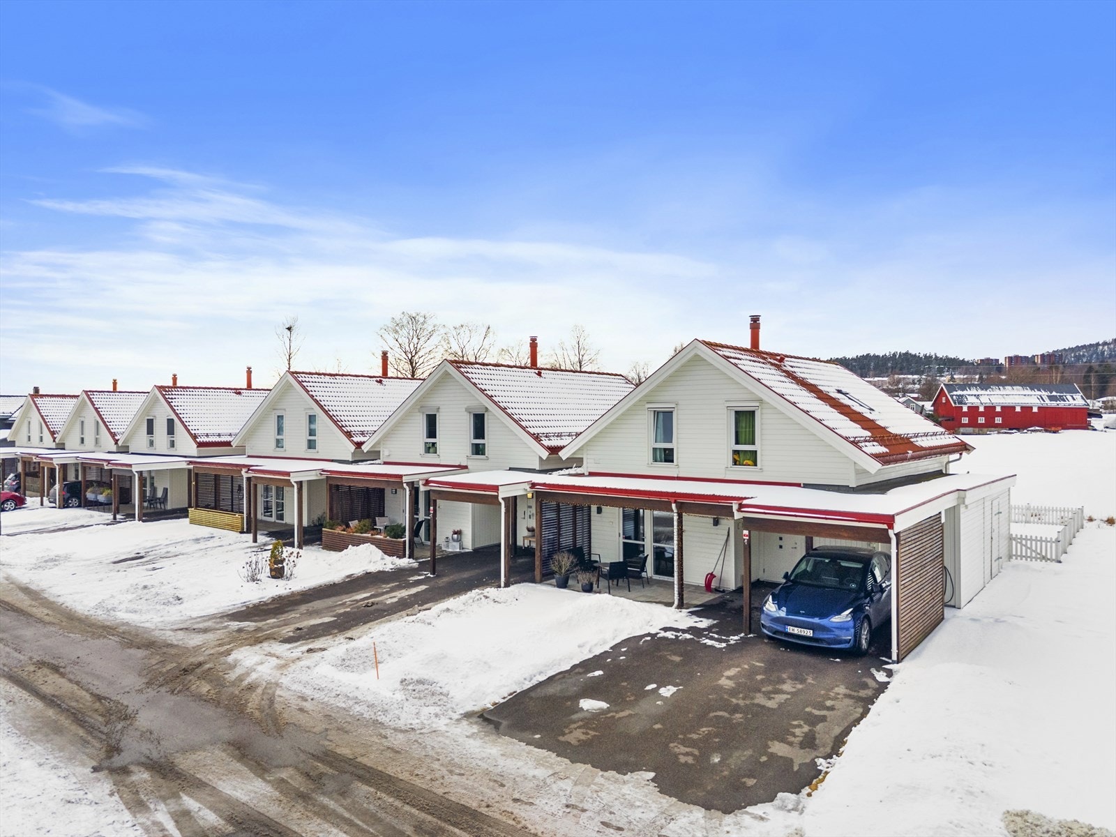 Kjellemo er et nyere boligområde på Tollnes med kort avstand til barnehage, skole, dagligvarebutikker og flotte turområder Galleribilde