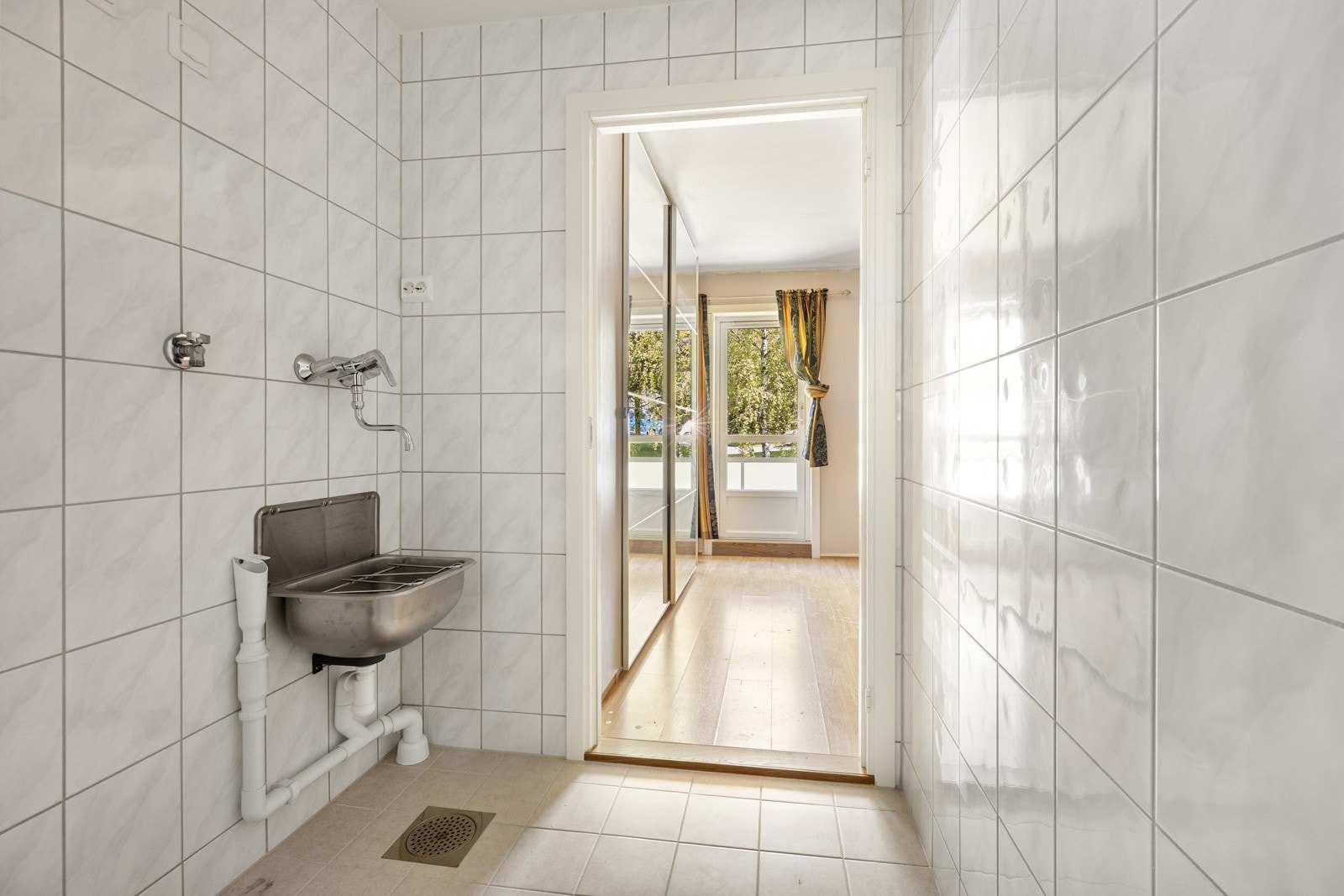 Eget vaskerom i tillegg til badet. Galleribilde