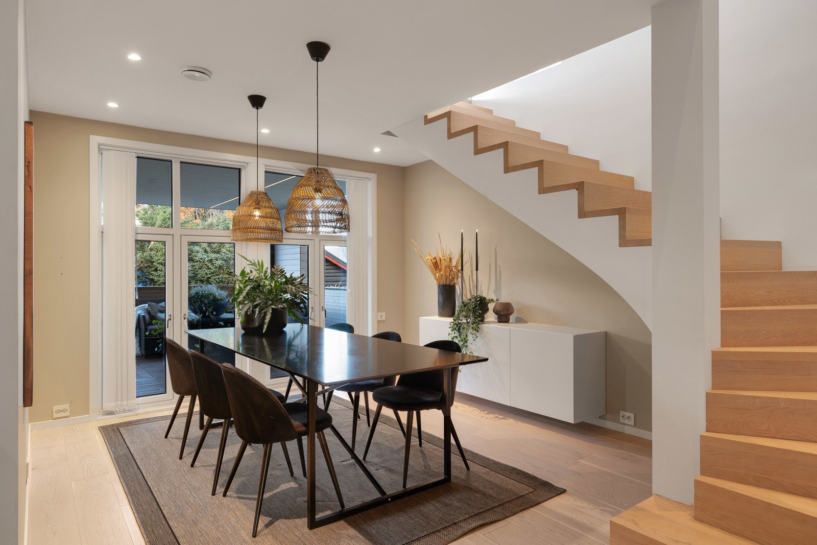 Trappegang er i tilknytning spisestue Galleribilde