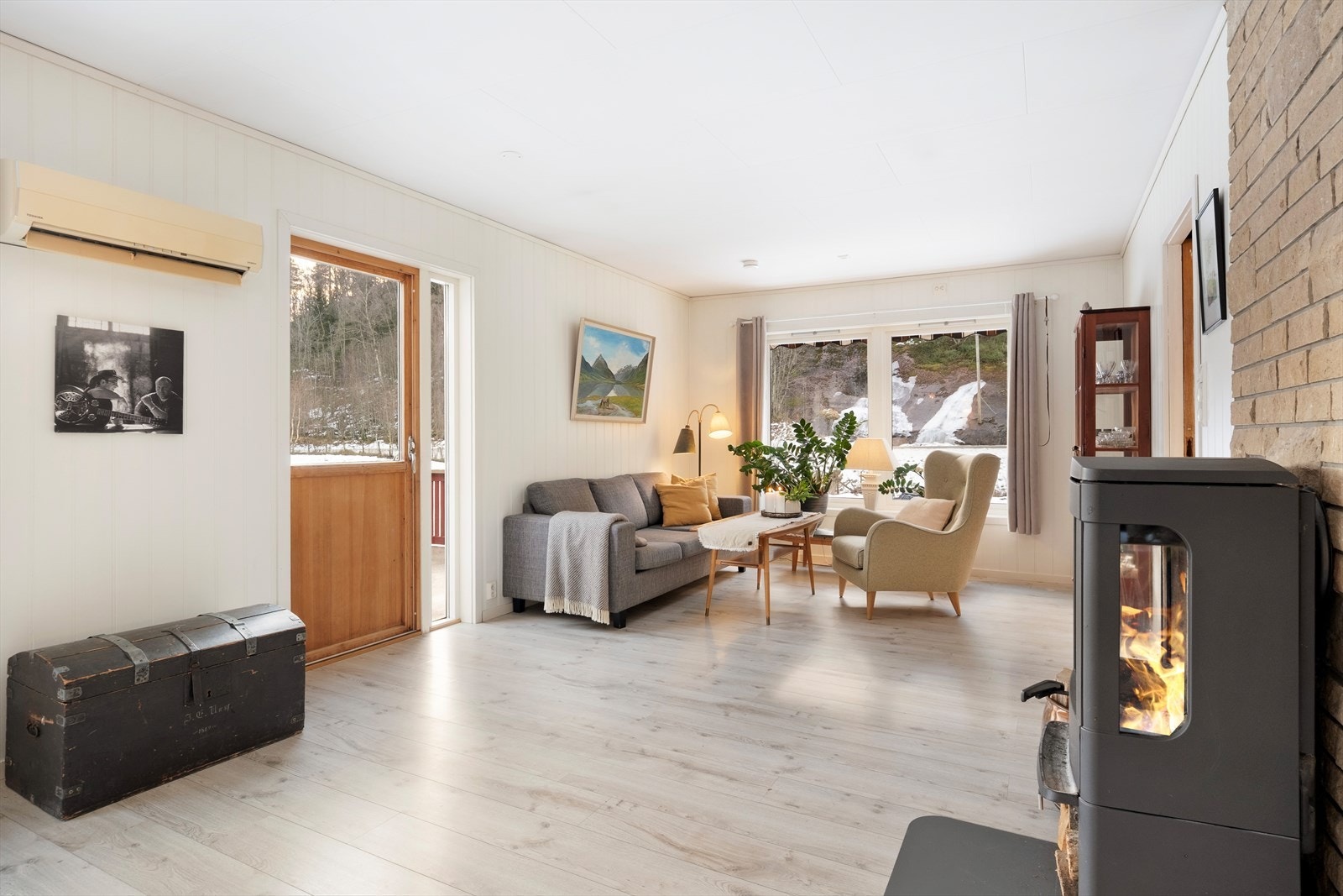 Her er det også tilkomst ut til stor veranda. Galleribilde