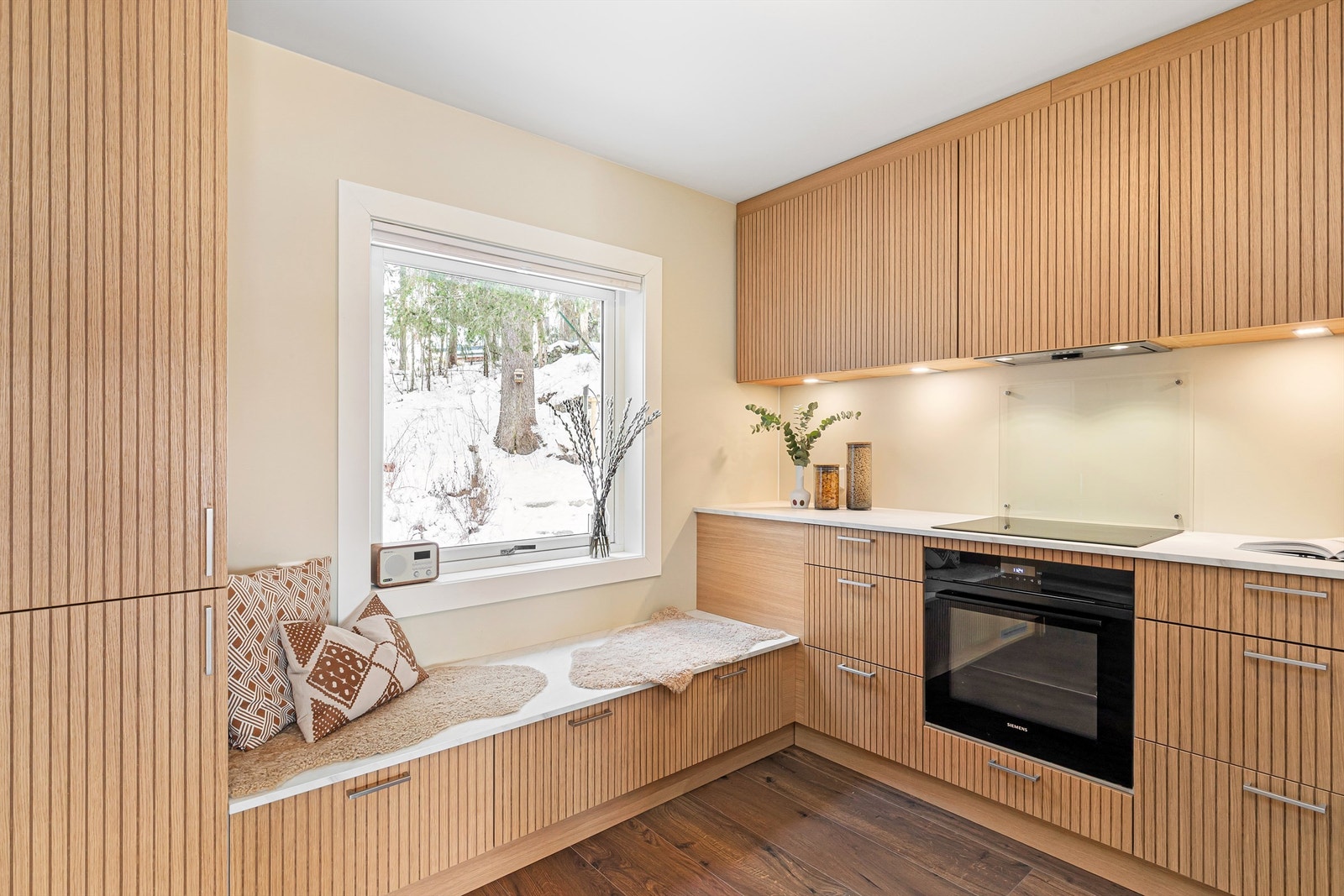 Kjøkkenet fra Kvik er av typen "CORISA" og det medfølger gode hvitevarer fra Siemens Galleribilde