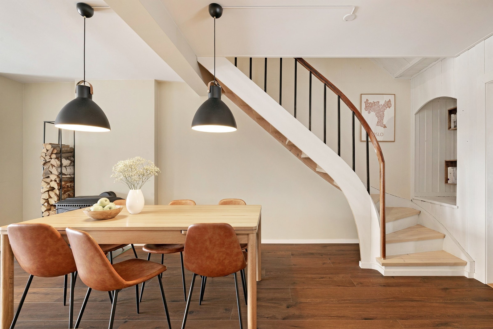 Trappen opp til 2. etasje Galleribilde