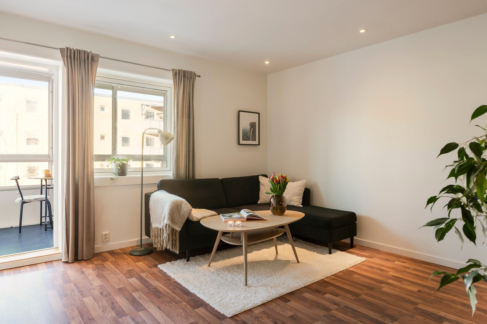 Boligen har en attraktiv og sentral beliggenhet, med gangavstand til blant annet NTNU Gløshaugen, Helgasetr, St. Olavs hospital og NTNU Handelshøyskolen. Galleribilde